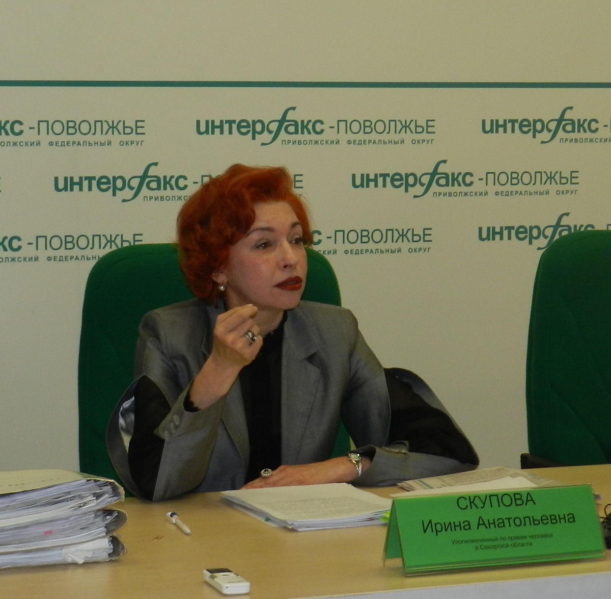 "Мне все это напоминает классику кинематографа: "Помогите, хулиганы зрения лишают!"