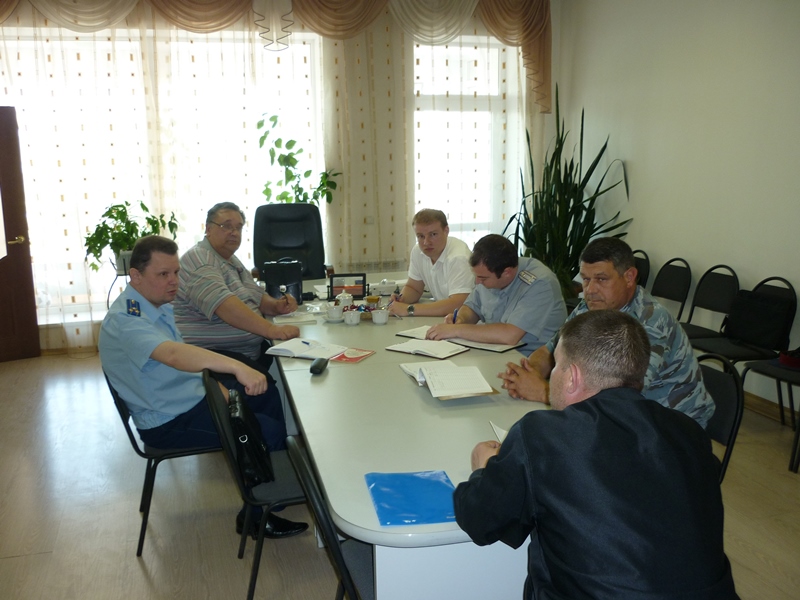 С каждым из 11 обратившихся на прием побеседовали подробно. 