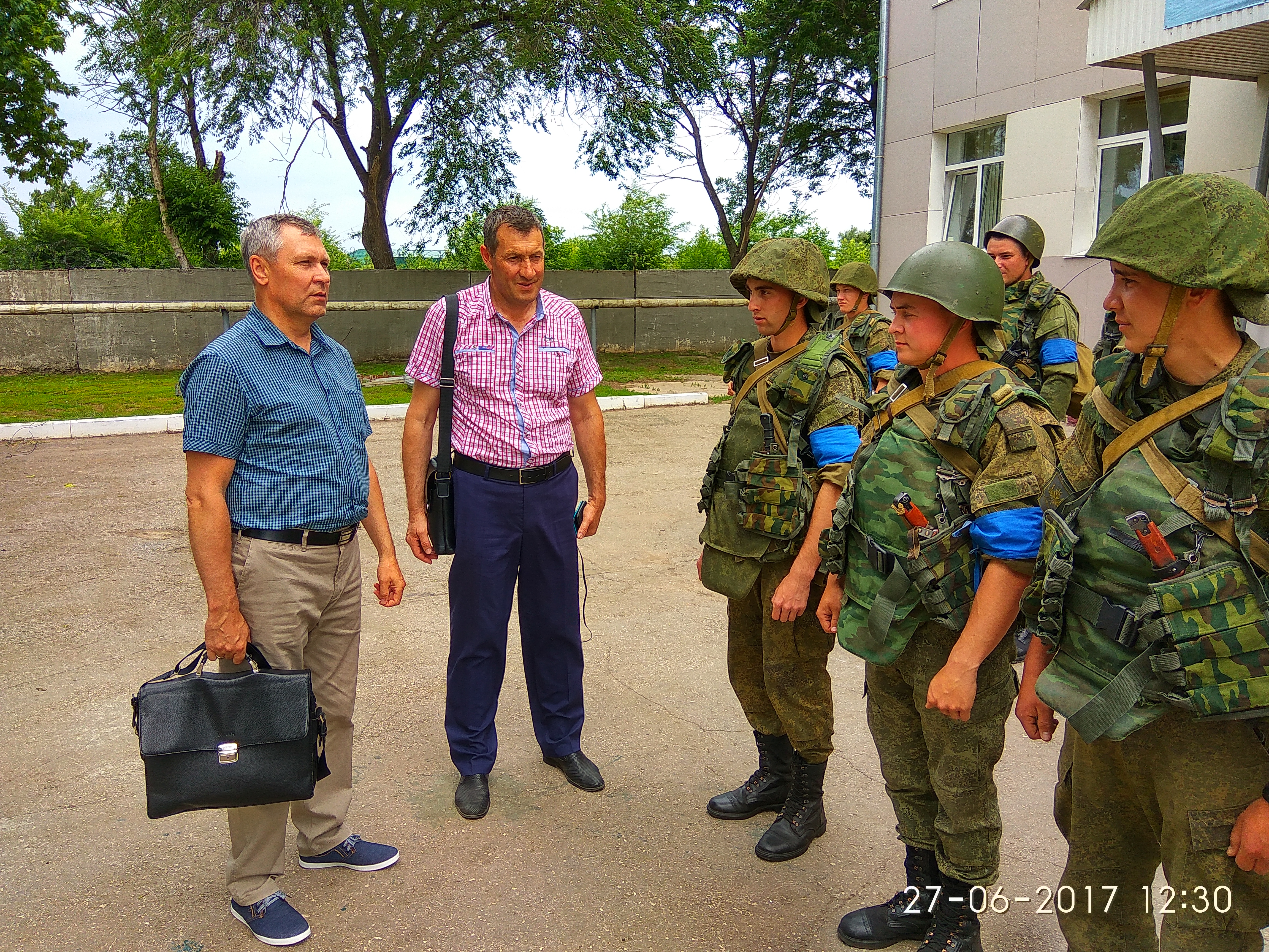 Представители Уполномоченных по правам человека в республике Татарстан и Самарской области сопроводили призывников к месту службы