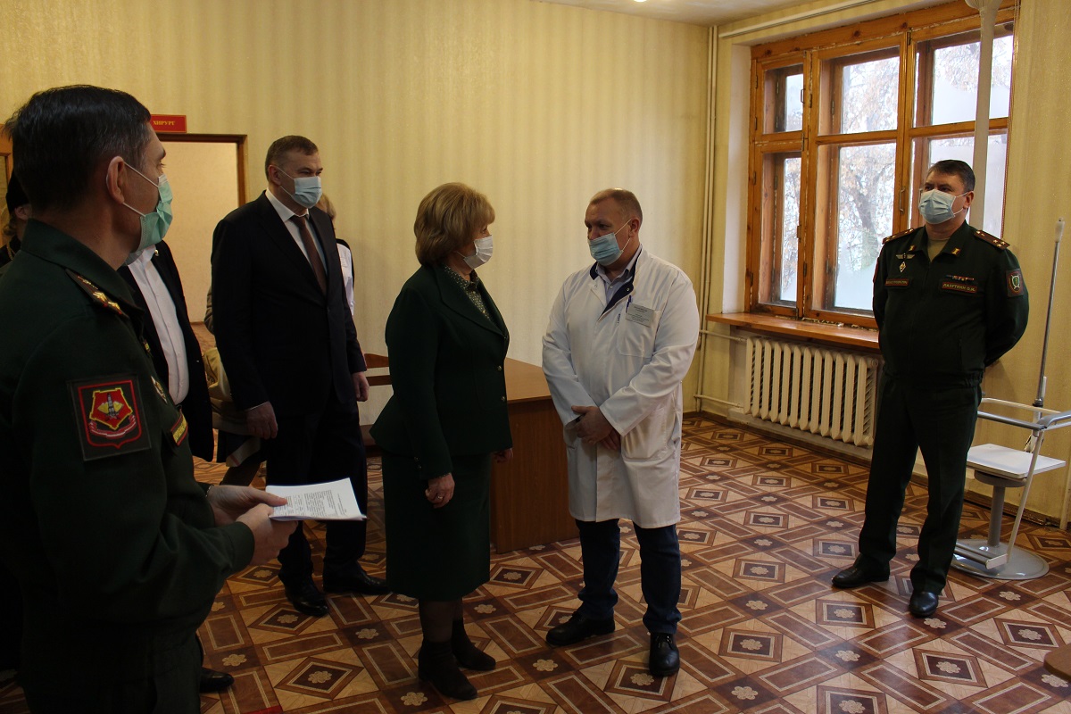 Уполномоченный по правам человека в Самарской области посетила сборный пункт военного комиссариата региона, расположенный в городе Сызрани