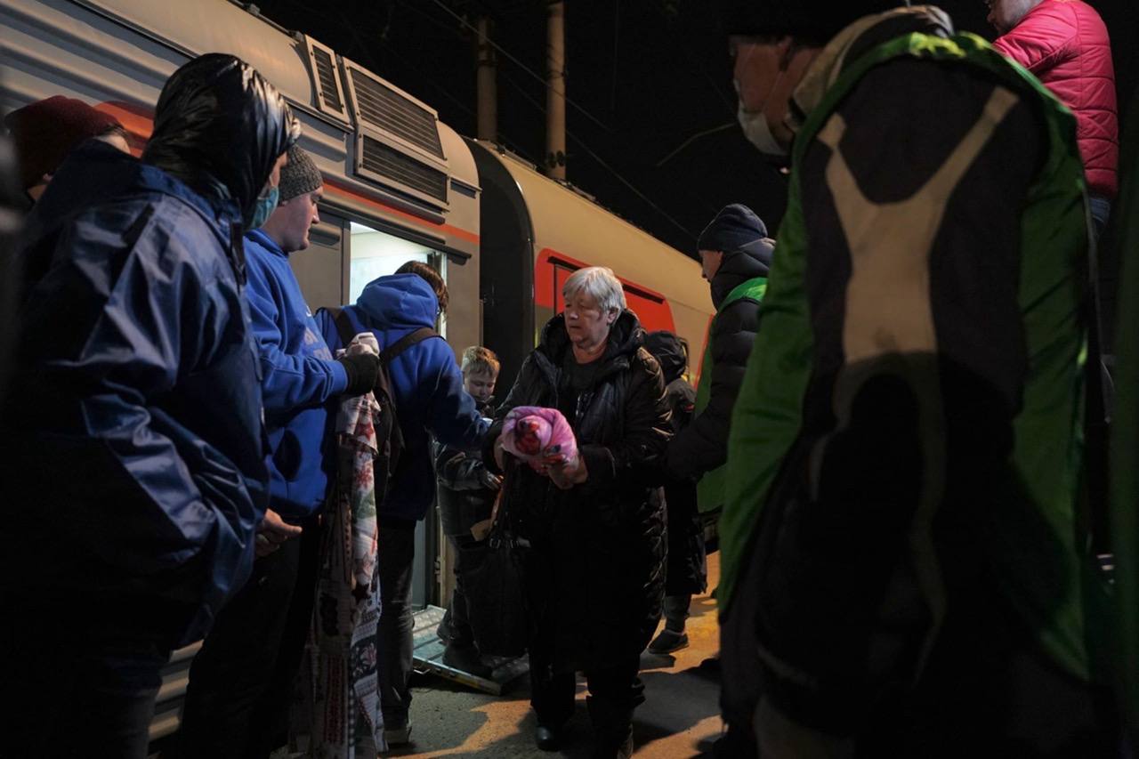 Самарская область встретила второй поезд с переселенцами.jpg