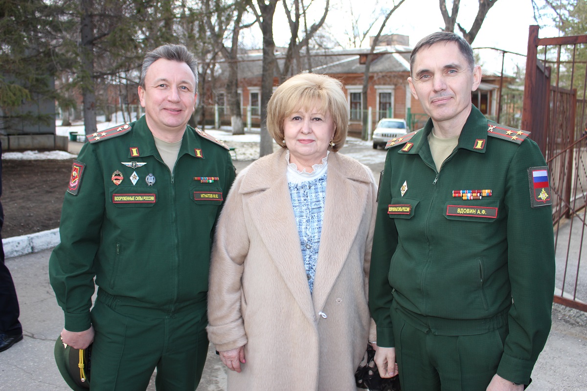 Начальник военного госпиталя МО РФ Михаил Игнатов, Уполномоченный по правам человека Ольга Гальцова и военный комиссар Самарской области Алексей Вдовин