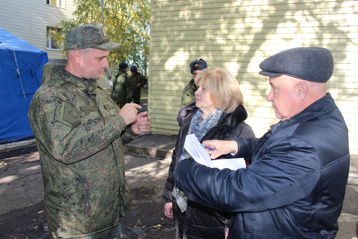 Уполномоченный по правам человека Ольга Гальцова встретилась с военнослужащими, призванными в рамках частичной мобилизации, которые проходят подготовку на военном полигоне в городском поселении Рощинский Волжского района Самарской области